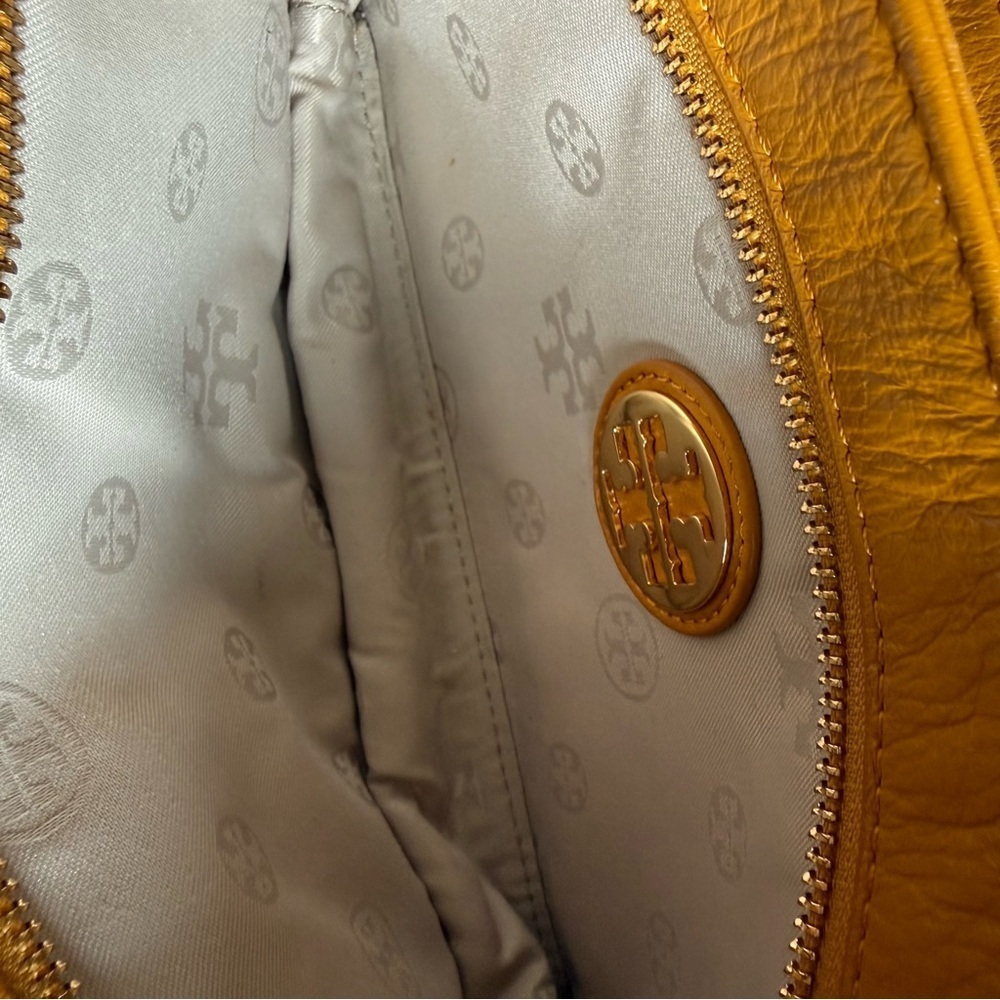 Tory Burch crossbody bag Mustard Yellow Leather (Missing Chain strap) - Picture 4 of 16